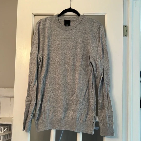 H&M sweater - Picture 1 of 1